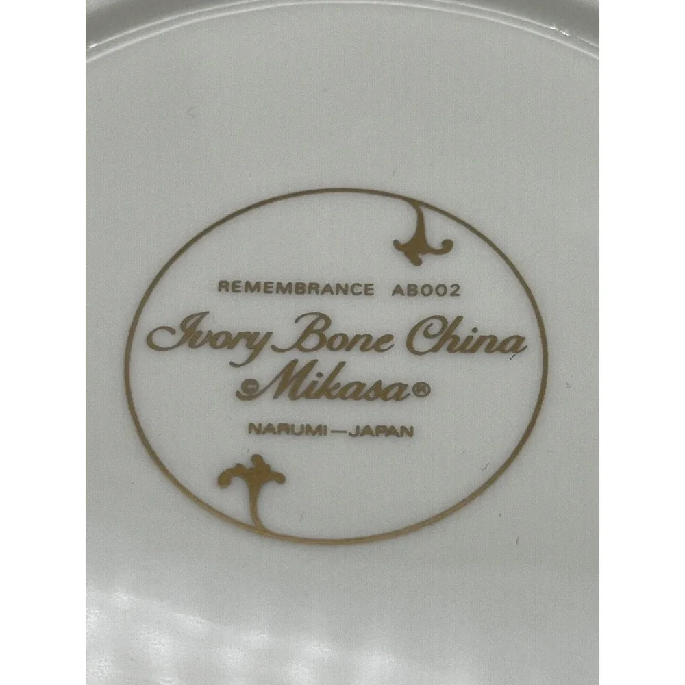 Vintage Mikasa Bone China REMEMBRANCE 4 Pieces Setting